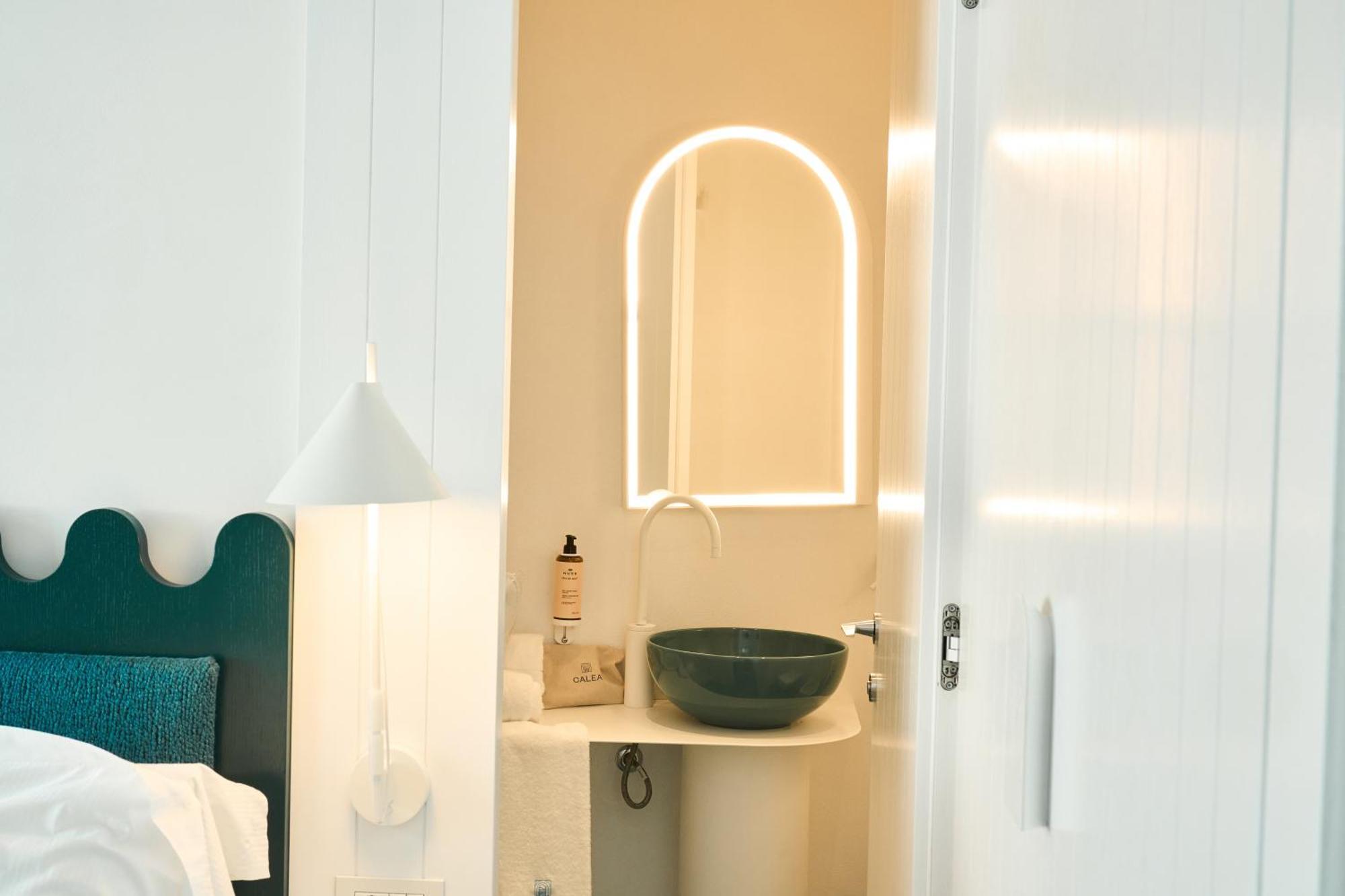Calea Boutique Hotel Баколи Экстерьер фото